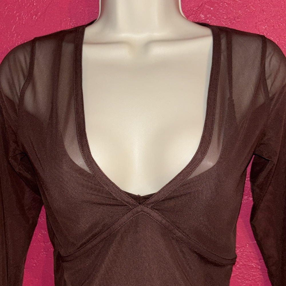 NWT Abercrombie and Fitch long sleeve sheer top with attached Cami. XS.